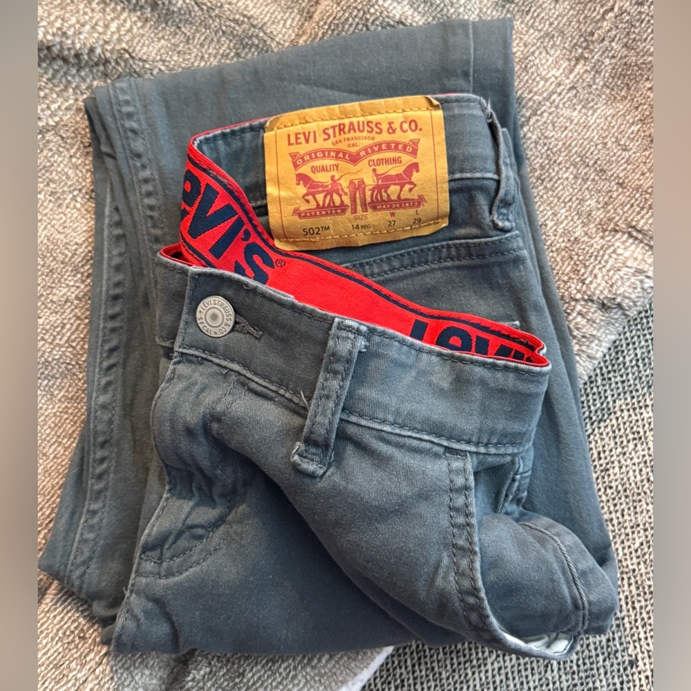 Levi's SOFT Denim Chinos W 27 L 29 or Boys Reg 14 w/Red Logo elastic inside